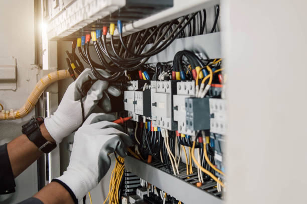 Best Affordable Emergency Electrician  in Breezy Point, MN